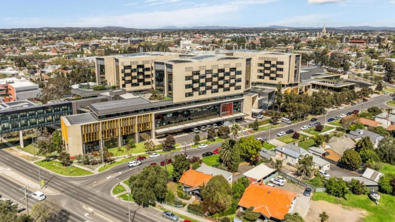 A purpose-built residential complex that houses essential workers for Bendigo Hospital has sold.