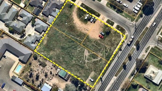 A developer has proposed to turn a vacant lot in White Hills into a new fast food hub.