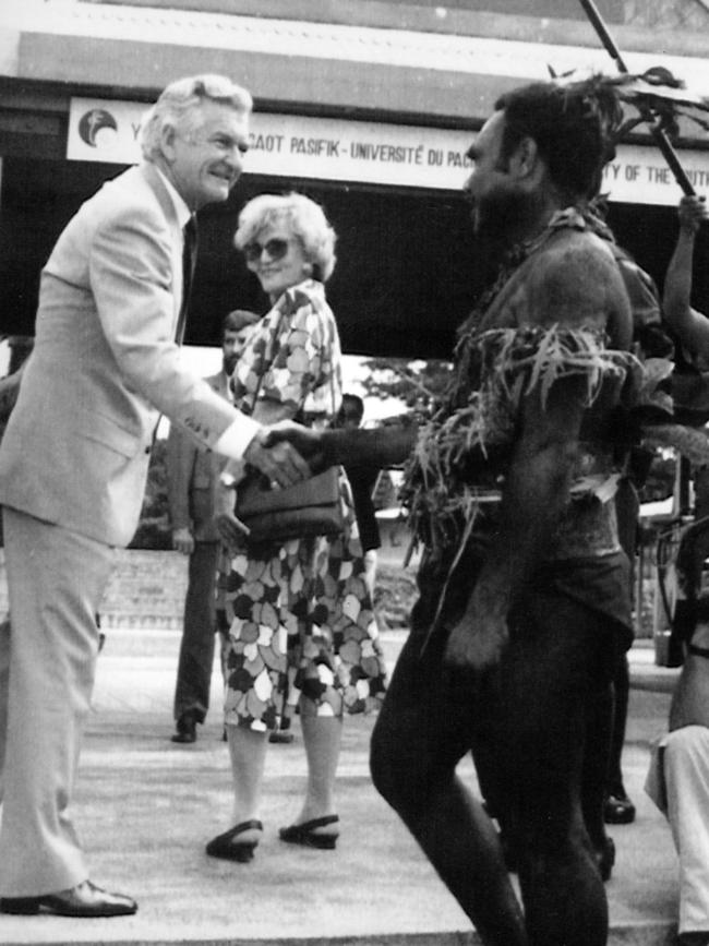 Bob and Hazel Hawke arrive in Vanuatu in 1990. Picture: AP