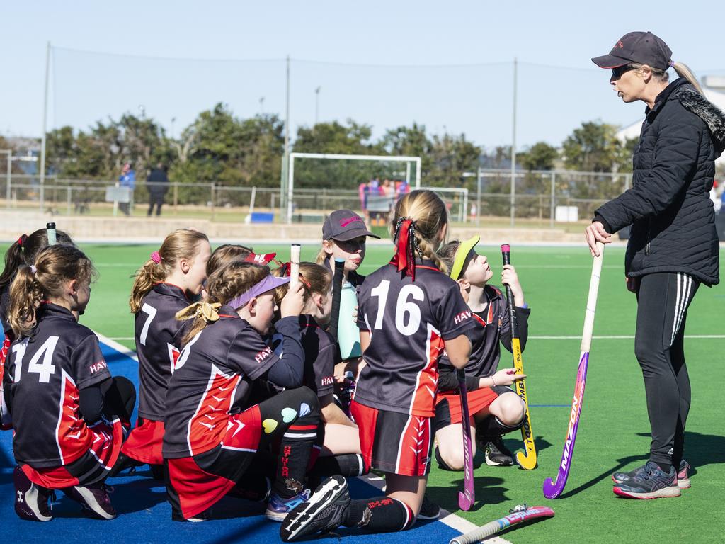 Past High under-11 girls at halftime of Presidents Cup hockey at Clyde Park, Saturday, May 27, 2023. Picture: Kevin Farmer