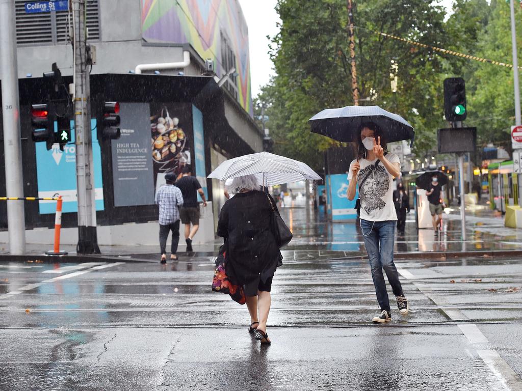 Shoppers pictured in the Melbourne CBD. Picture: Nicki Connolly/NCA NewsWire