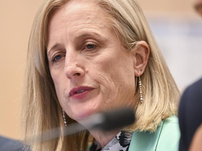 Katy Gallagher said the Coalition had put forward a ‘list of last-minute amendments’. Picture: NewsWire / Martin Ollman