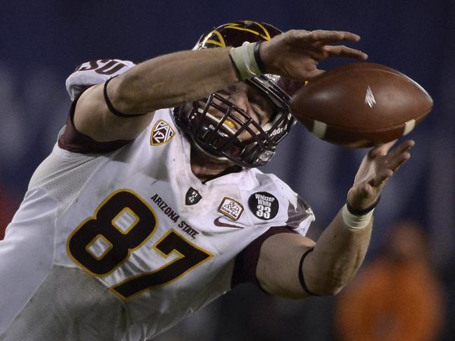 SAN DIEGO, CA - DECEMBER 30: Chris Coyle #87 of the Arizona State Sun Devils catches a ball against the Texas Tech Red Raiders during their National University Holiday Bowl Game on December 30, 2013 at Qualcomm Stadium in San Diego, California. (Photo by Donald Miralle/Getty Images)