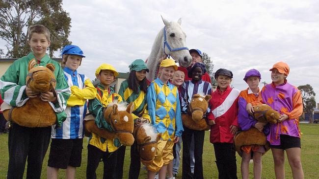 Subzero visits Chelsea Heights Primary School in 2007.