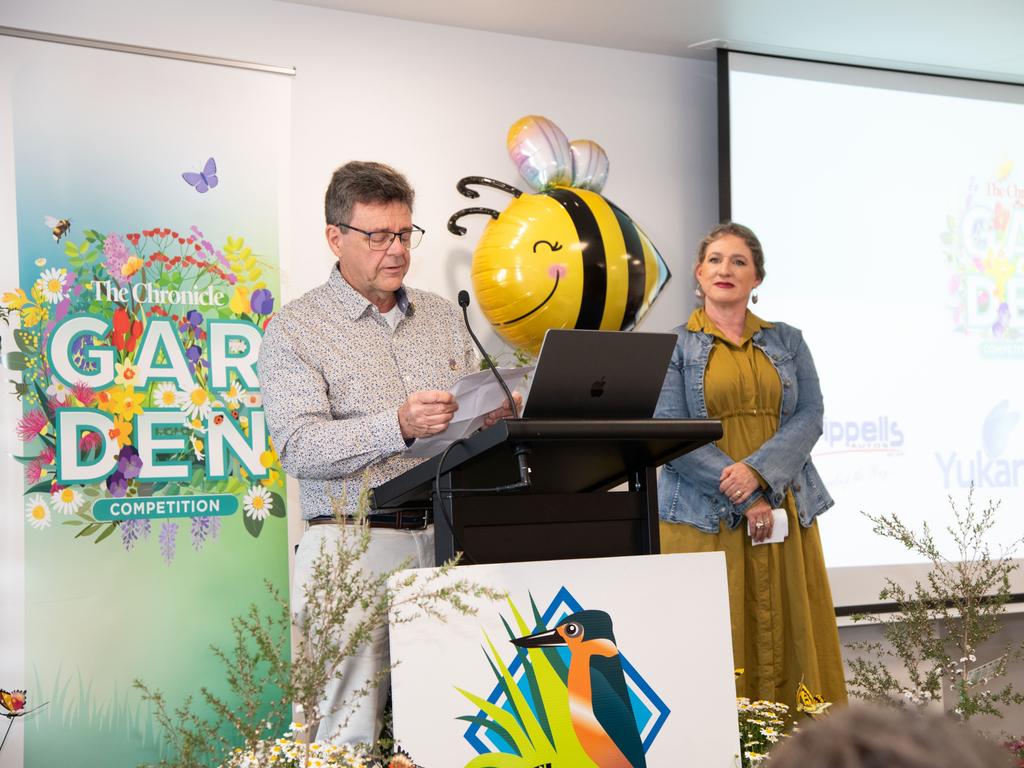 Chronicle Garden Competition co-ordinator, Mike Wells and judge Claire Bickle. Chronicle Garden Competition, awards presentation at Oaks Toowoomba Hotel.Thursday September 14, 2023