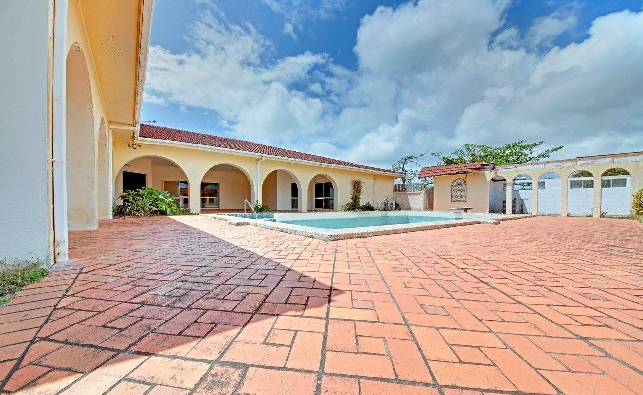 The courtyard of the mansion built in 1972 on Hidden Valley Rd, which sold for $1.7m in December. Picture: Contributed