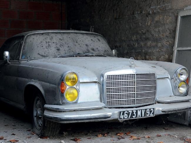 MERCEDES-BENZ 1971 280 SE 3.5 COUPE RHD. Photo: Aguttes / Supplied