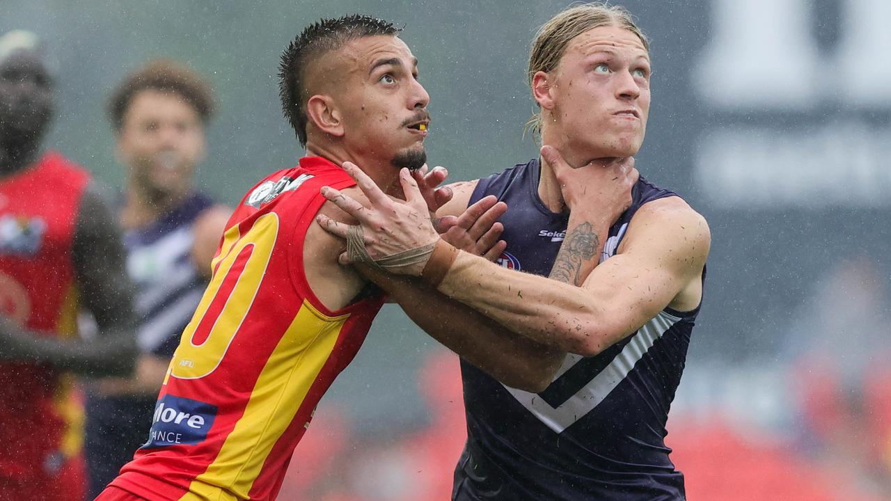 Dockers stave off sluggish Suns to surge up ladder despite skipper’s injury worry: 3-2-1