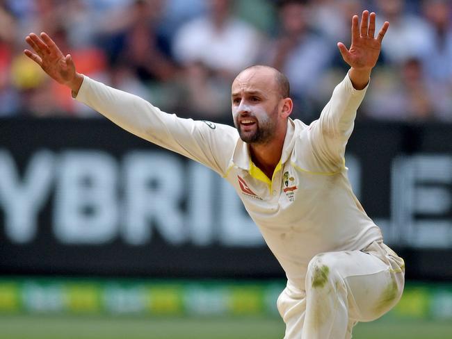 Bowler Nathan Lyon of Australia appeals on day three of the Boxing Day test match between Australia and England at the MCG in Melbourne, Thursday, December 28, 2017. (AAP Image/Joe Castro) NO ARCHIVING, EDITORIAL USE ONLY, IMAGES TO BE USED FOR NEWS REPORTING PURPOSES ONLY, NO COMMERCIAL USE WHATSOEVER, NO USE IN BOOKS WITHOUT PRIOR WRITTEN CONSENT FROM AAP