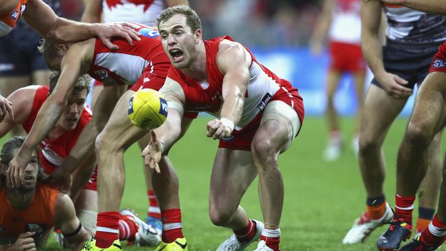 Tom Mitchell remains in contract limbo at Sydney.