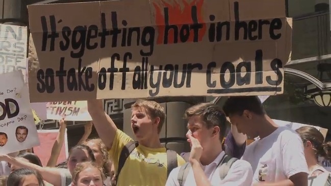 Thousands of Sydney students protest climate change