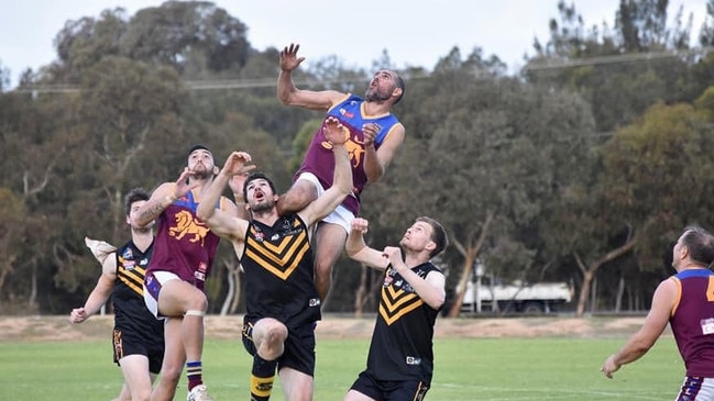 Rigney flies for OSB Lonsdale. Picture: Gavin's Snapshots