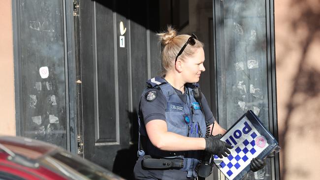 Police at the scene of a home invasion in Albion. Masked thugs have threatened a woman with a knife as she slept in a bedroom with a child at Albion. Tuesday, February 27. 2018. Picture: David Crosling