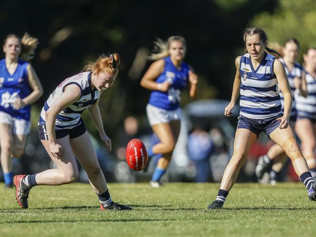 Pearcedale’s Mollie Long goes for the ball. Picture: Valeriu Campan