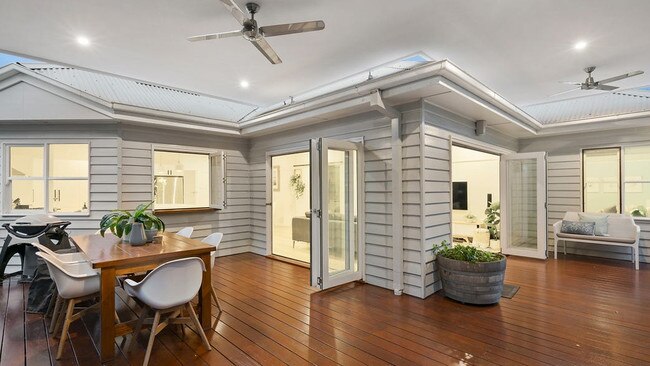 2 Simon St, Blackburn North, earned $1.77m after being thoroughly renovated.