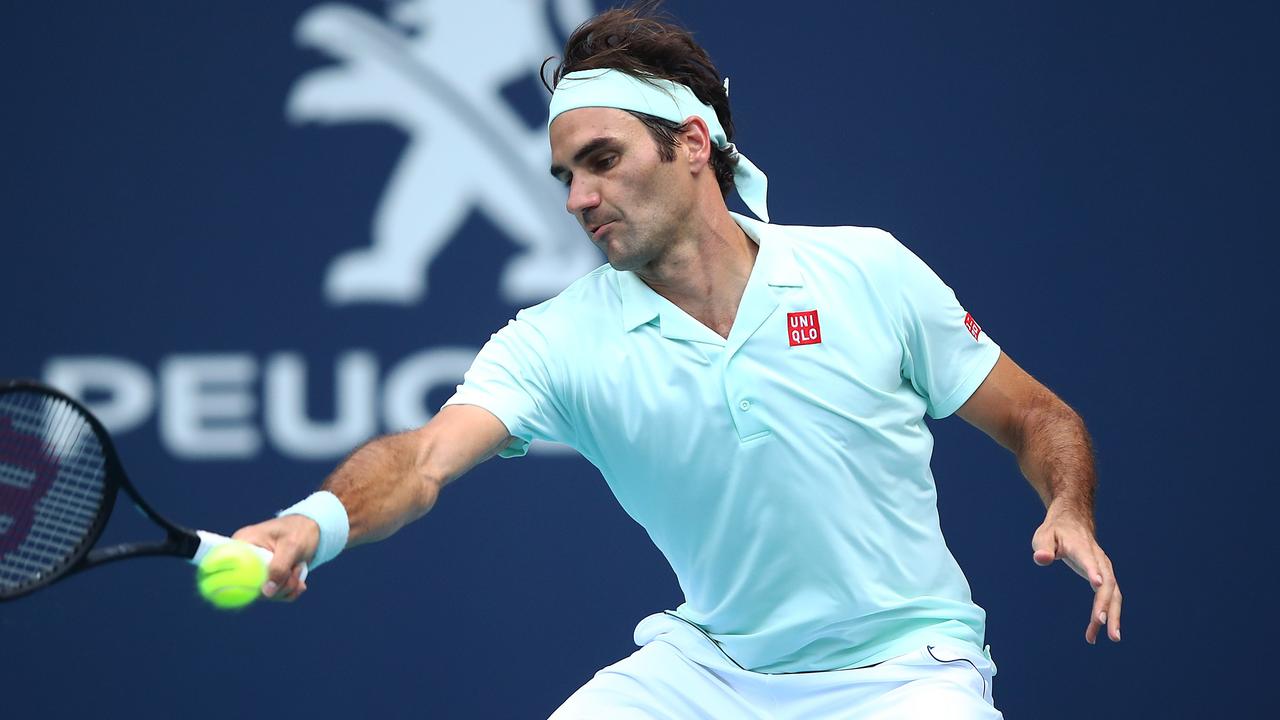 Roger Federer does it easy in Miami.