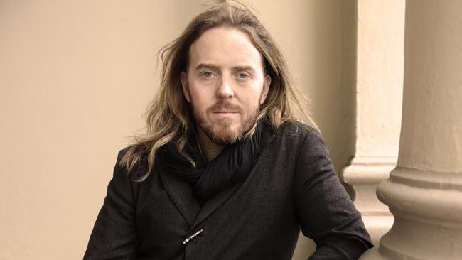 Tim Minchin has called on Cardinal George Pell to return to Australia to face the Royal Commission into Institutional Response to Child Abuse.
