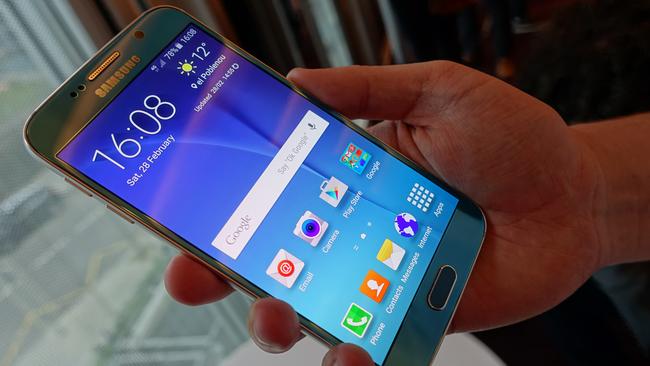 New look ... Samsung's Galaxy S6 Edge smartphone features Corning Gorilla Glass front and back. (Photo: Jennifer Dudley-Nicholson.)