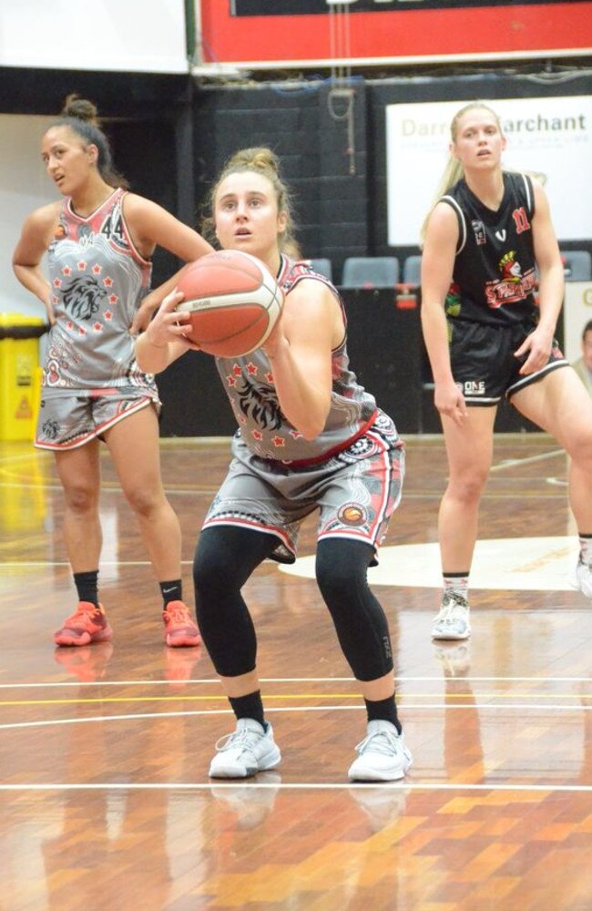 WNBL veteran and former Australian Opal Lauren Mansfield playing for RedCity in the QSL last year. Picture: Fan Fair