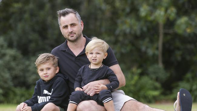 Ty Zantuck with his children Jagger (six years old) and Zepplin (two) in 2018. Picture by Wayne Taylor