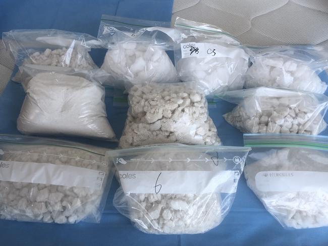 The Australian Federal Police (AFP) High Volume Drug Crime Team, together with Victoria Police Joint Taskforce Icarus members arrested and charged a 32-year-old Melbourne man, in connection to the seizure of 34 kilograms of illicit drugs from an alleged ‘safe house’ at Docklands in January 2021.