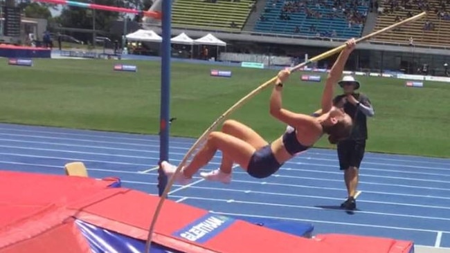 Jordyn Lewis continues to improve in the pole vault. Picture: South Bendigo Athletics Club.