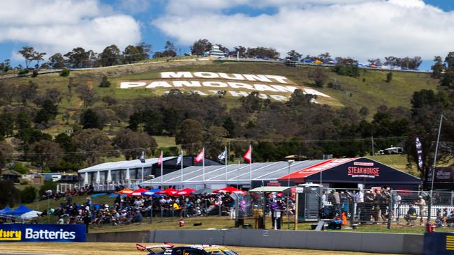 All eyes are on Mount Panorama this weekend. (Photo by Daniel Kalisz/Getty Images)