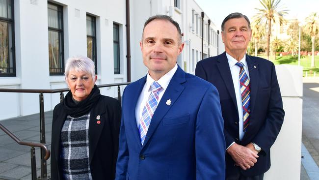 RSL SA president Cheryl Cates (left) with army veterans Bronson Horan (middle) and Bill Denny (right).