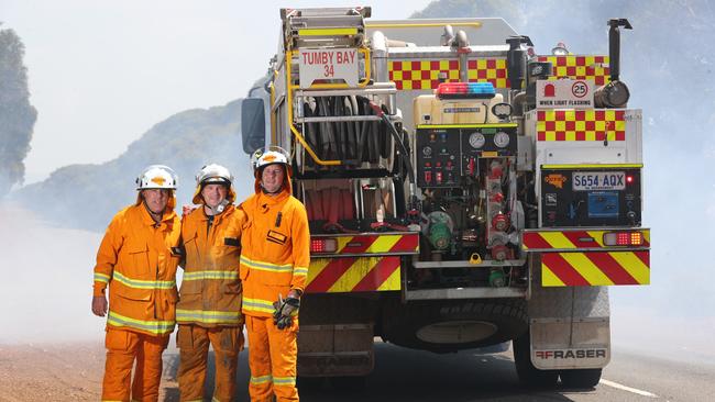 Andrew Leitch, Callington, Matthew Freak, Mannum, and Shaun Tidswell, Mannum, just arrived to relieve tired CFS crews. Picture: Tait Schmaal