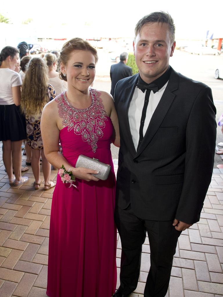 SEO:Toowoomba school formal photos: Downlands, St Joseph’s class of ...