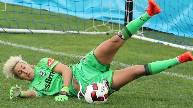 Victory goalie Bianca Henninger makes a save during the round two W-League match between Melbourne Victory and Newcastle Jets.