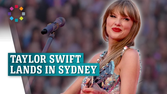 Taylor Swift arrives in Sydney