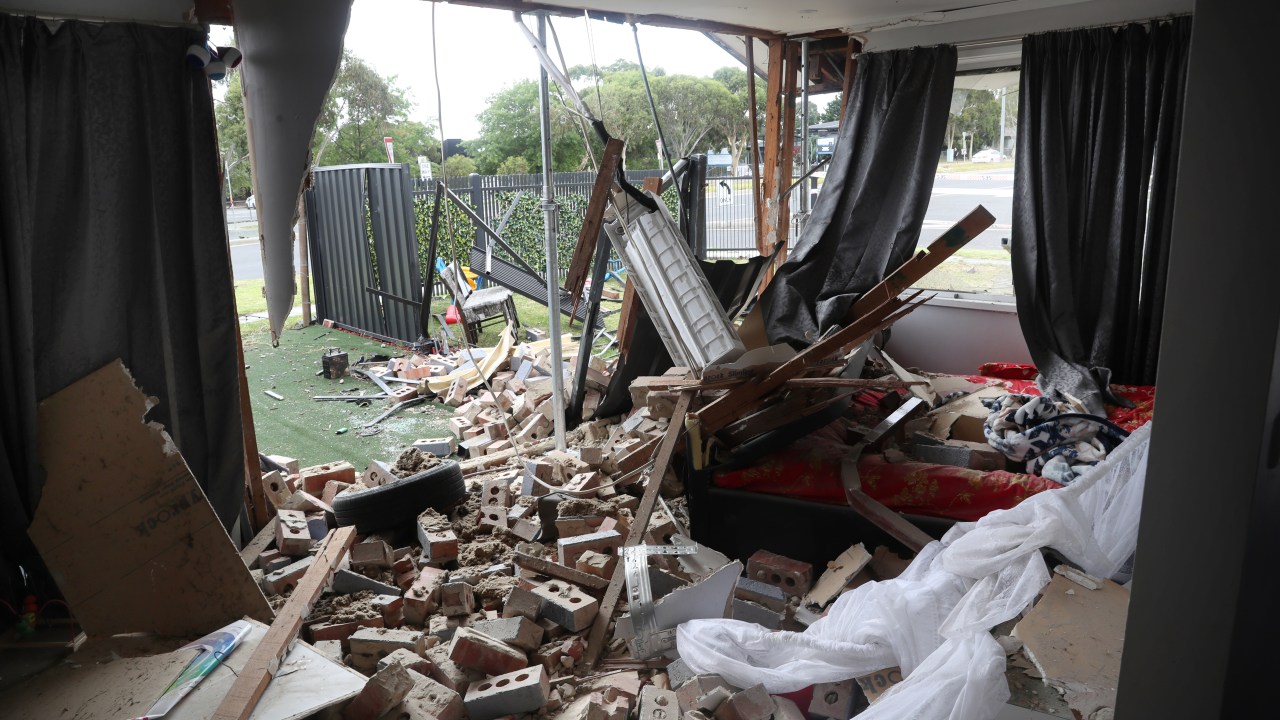 Car Veers Off Hallam Road Hampton Park And Smashes Into Home While