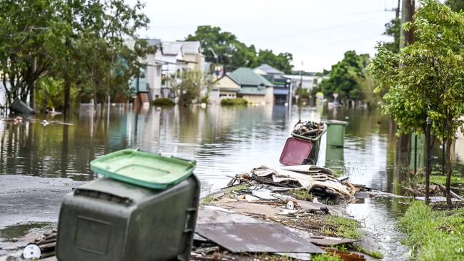 Emergency services later told the flood inquiry that they lost up to 3,000 calls for assistance,after their overwhelmed software system turned off. Picture: Darren Leigh Roberts