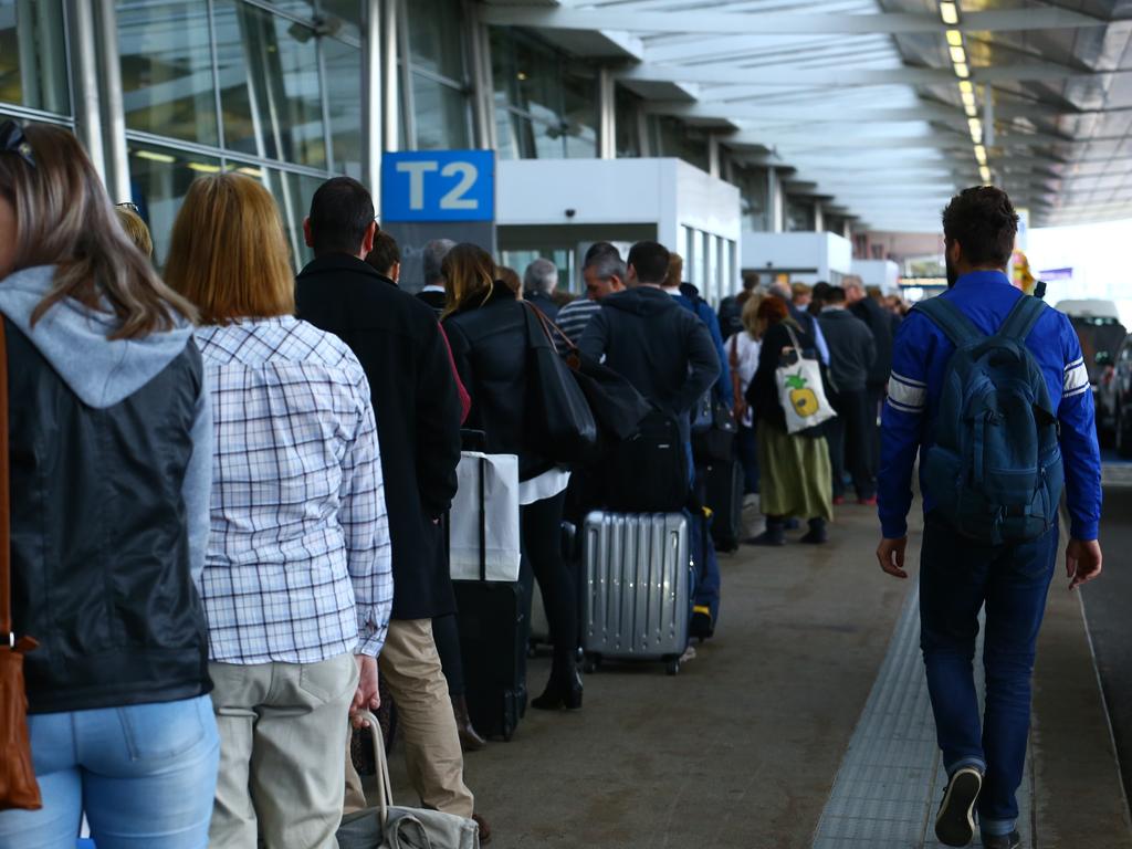 Sydney Airport: ACCC calls for review of Sydney airport curfew | news ...