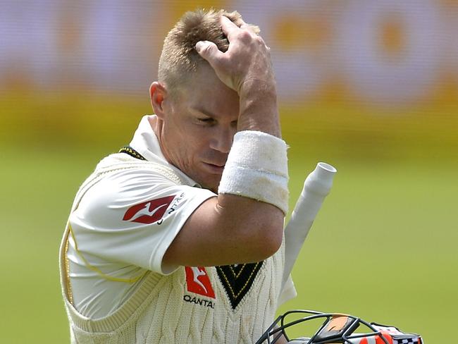 PORT ELIZABETH, SOUTH AFRICA - MARCH 09: David Warner of Australia walks off  b Lungi Ngidi of South Africa during day 1 of the 2nd Sunfoil Test match between South Africa and Australia at St George's Park on March 09, 2018 in Port Elizabeth, South Africa. (Photo by Ashley Vlotman/Gallo Images/Getty Images)
