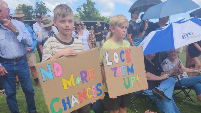 Nearly 1000 Kempsey locals attended a youth crime rally in Kempsey on Sunday.