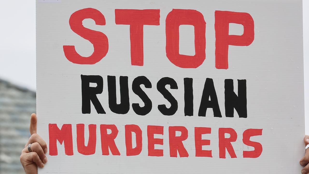Des manifestants ukrainiens à Canberra et à Sydney se joignent aux marches mondiales contre l’invasion russe