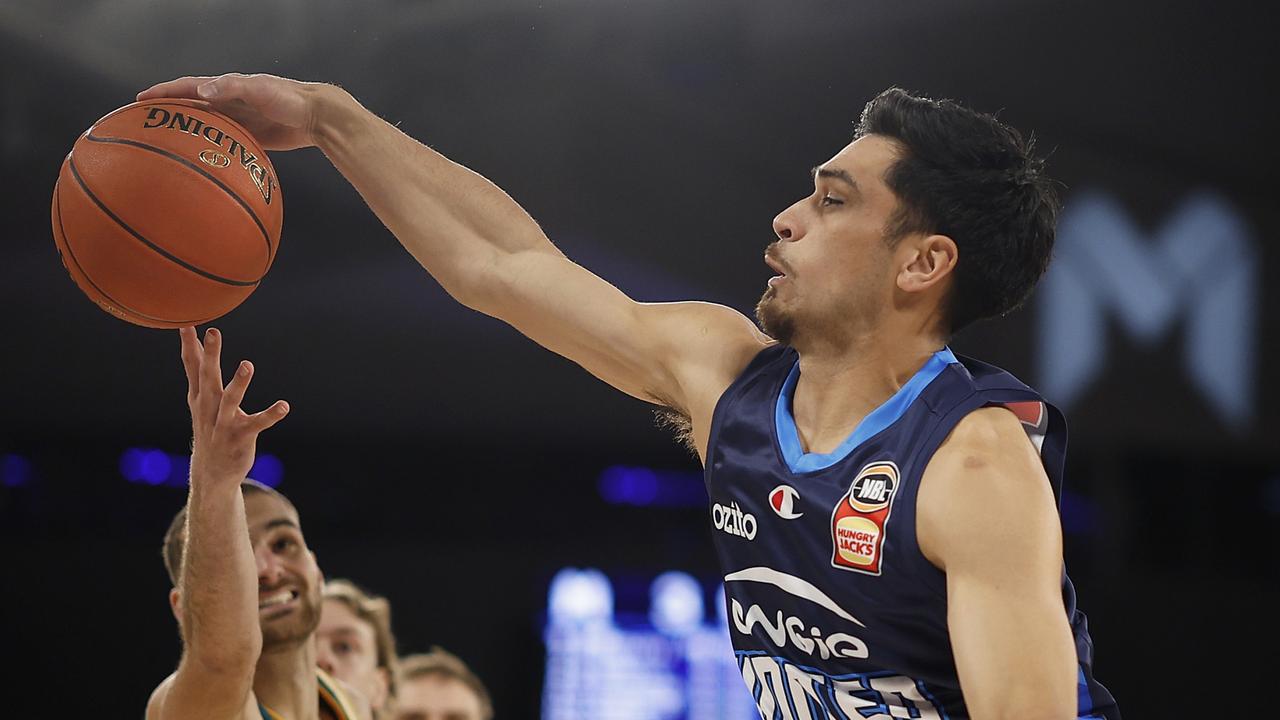 Shea Ili had a chance to put United back in front late, but missed an easy lay-up. Picture: Getty Images