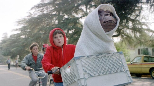 "E.T. The Extra-Terrestrial (1982).