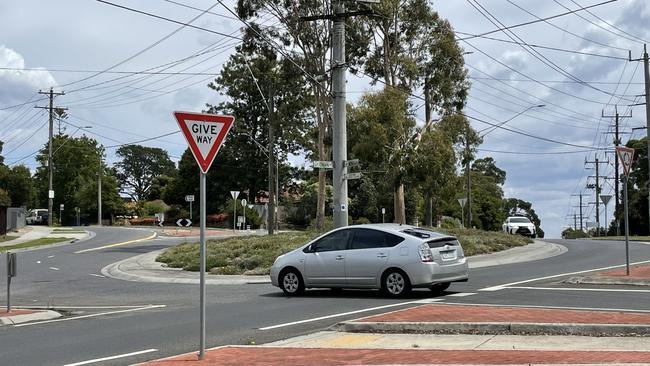 A reader has rated the Oran and Wonga Rd intersection in Ringwood North as confusing. Picture: Kiel Egging