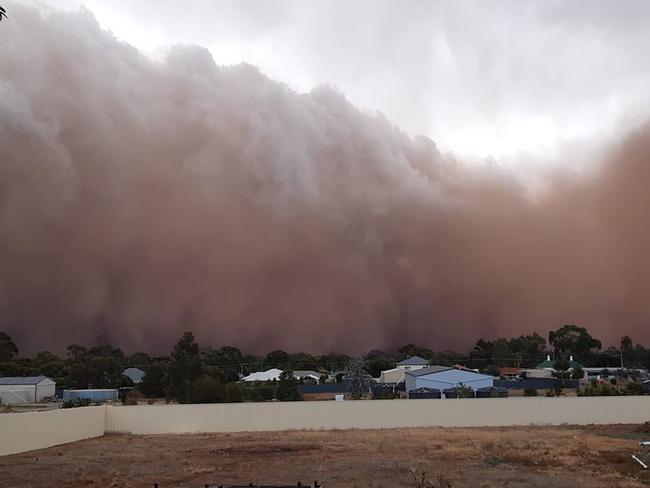 Dust storm over Jamestown, South Australia on 3 April 2020. Picture: Stephen McKeough