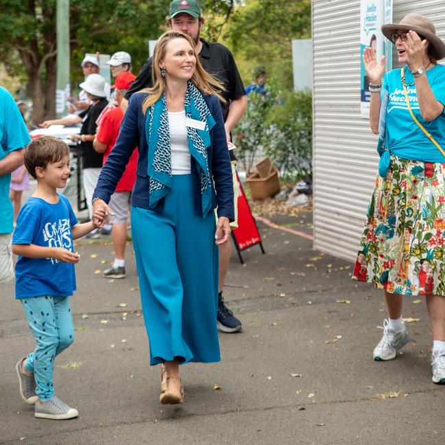 The 'teal' Climate 200 supported independent candidate for Manly, Joeline Hackman, arriving to vote at Manly West Public School on Saturday. Picture: Charlie West