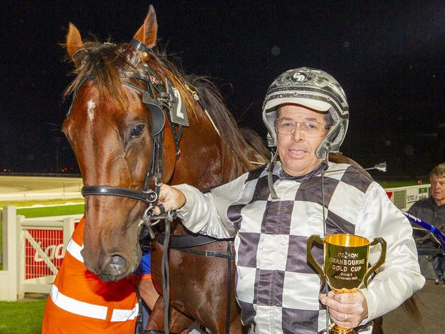 Race 6: Cranbourne, Saturday 8-2-2025 Decron Cranbourne Gold Cup (Group 2)(No Nr.) Winner: Leap To Fame (2) Trainer & Driver: Grant Dixon Race Distance: 2,555 metres, Mile Rate: 1.58.4 photography: Stuart McCormick