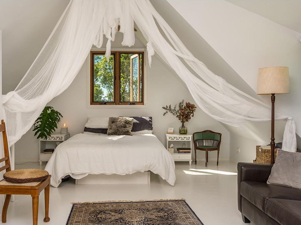 The designer bedroom at the retreat Matt Damon stayed at.