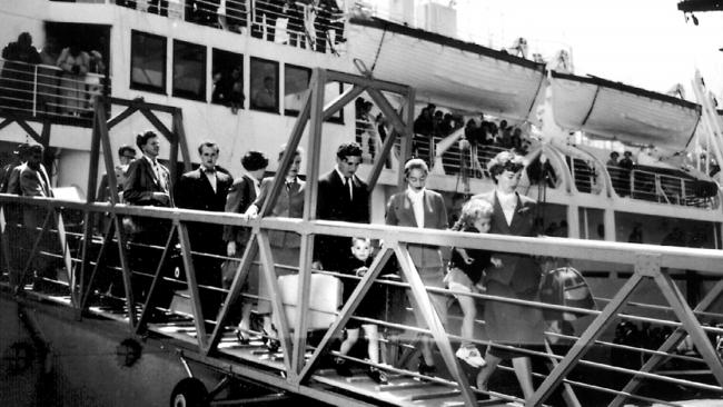 1950s picture of migrants arriving in Sydney, Australia by boat.