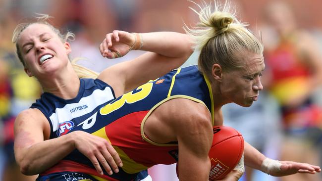 Erin Phillips of the Adelaide Crows marks in front of Jordan Ivey of the Cats. Picture: Mark Brake/Getty Images