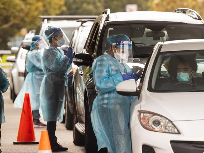 Sydneysiders flocked to get tested on Monday after Omicron arrived in the state. Picture: Julian Andrews.