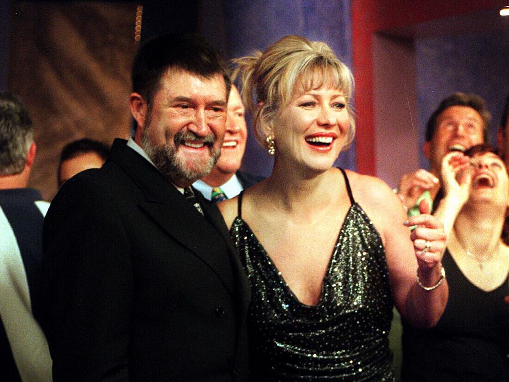 Kerri-Anne Kennerley with Derryn Hinch during the final episode of Midday.