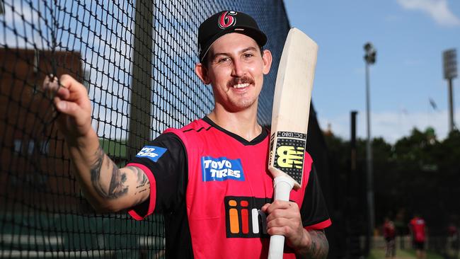 Sydney Sixers star Nic Maddinson has earned a T20 call-up for Australia.